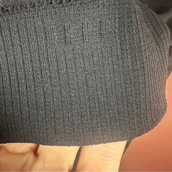 Lululemon Black Sleeveless Women's Tank Top Scoop Neck Seamless Size 8 - Picture 6 of 6